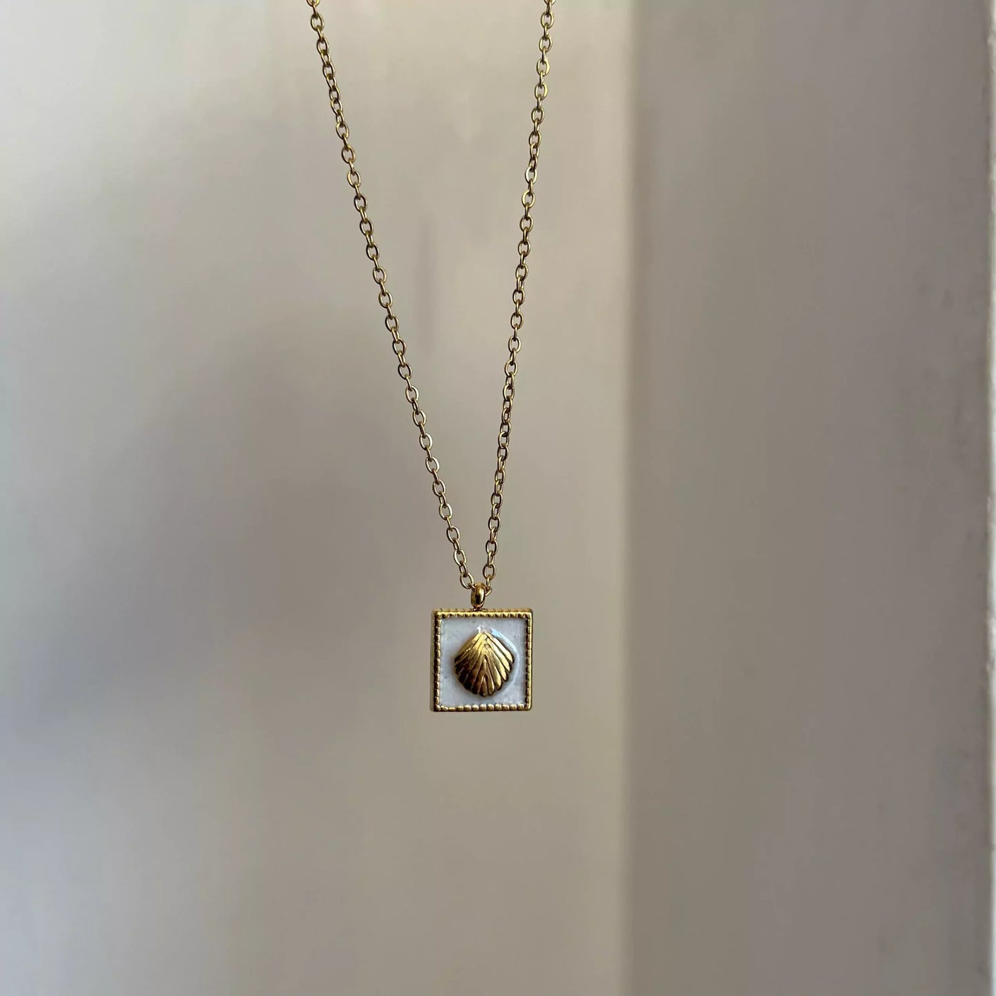 Block Shell Necklace