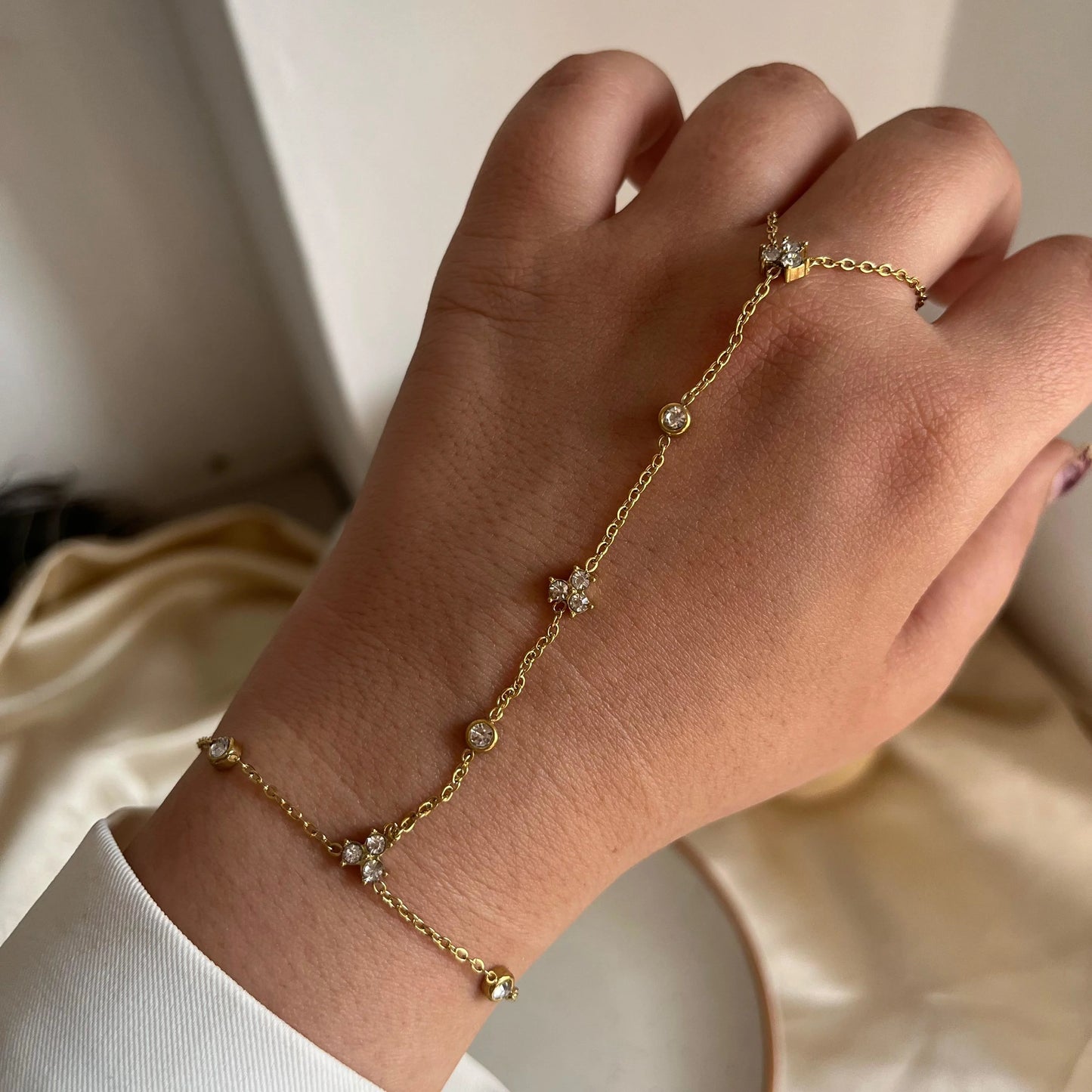 Hand Chain Design -3