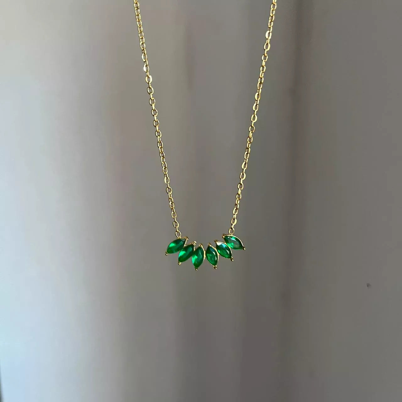 Femine Crown Green Necklace