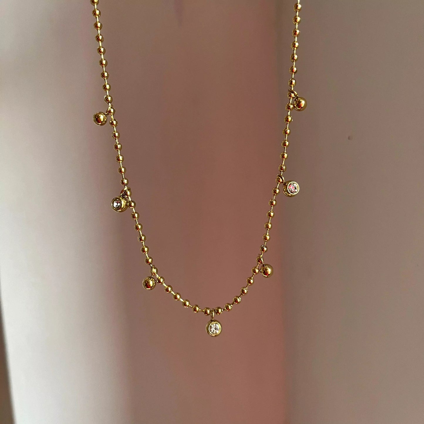 White Crystal Sile Necklace