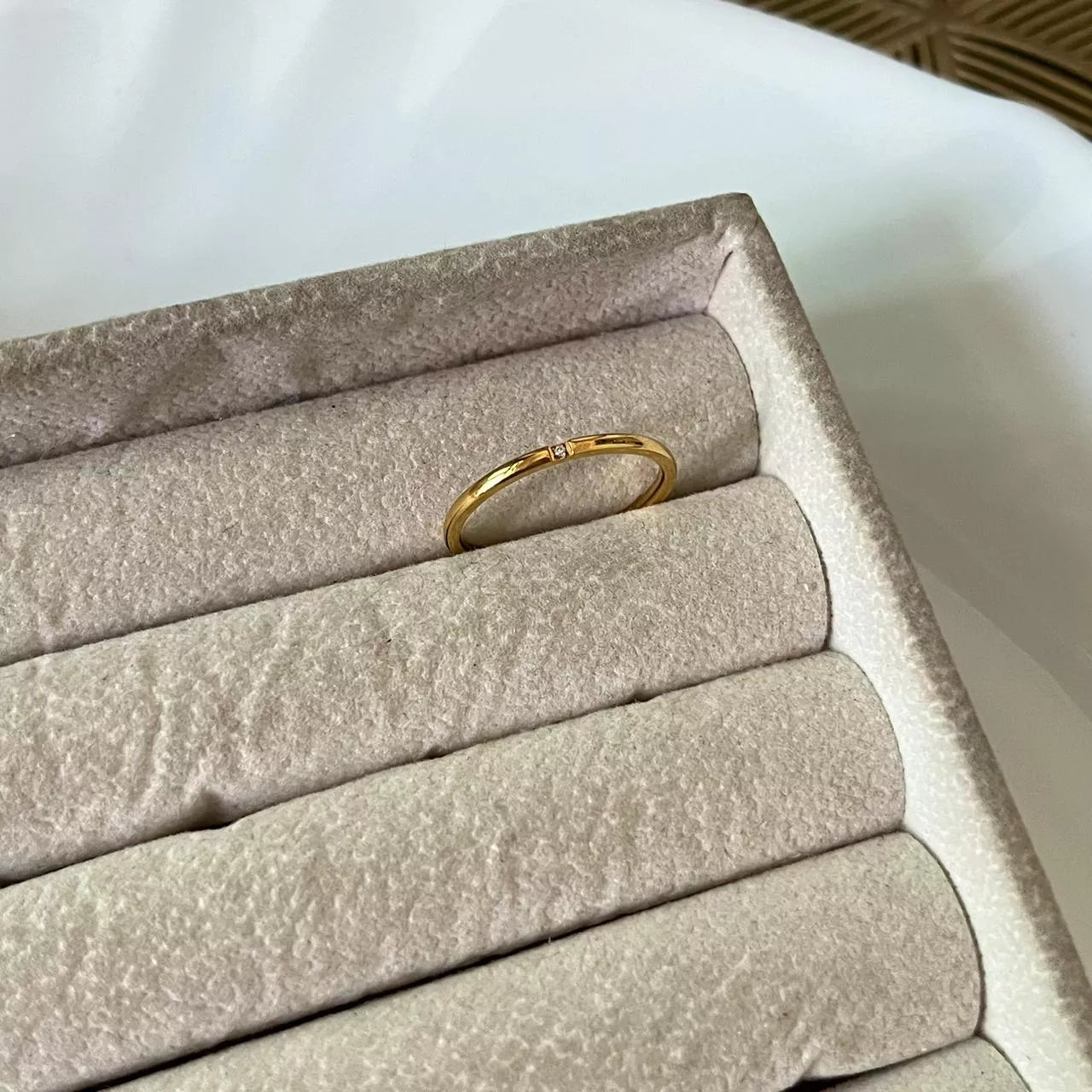 Thin Stud Ring
