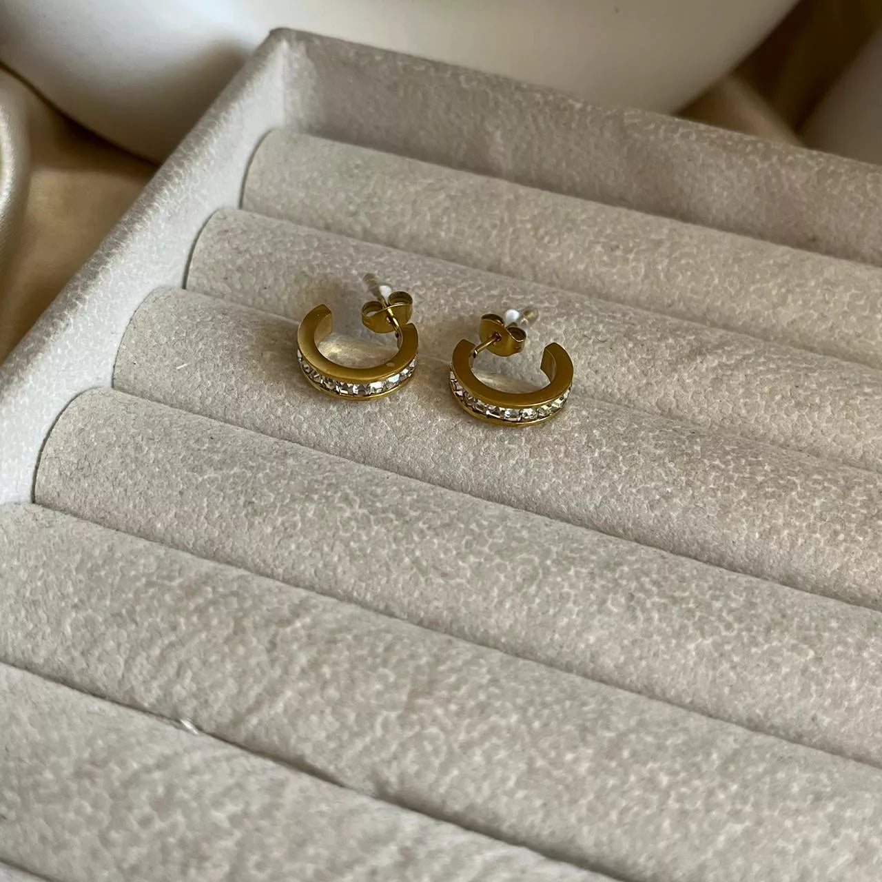 Studded Round Earrings