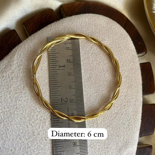 Twined Bangle Set - Size 2’6 (diameter: 6 cm)