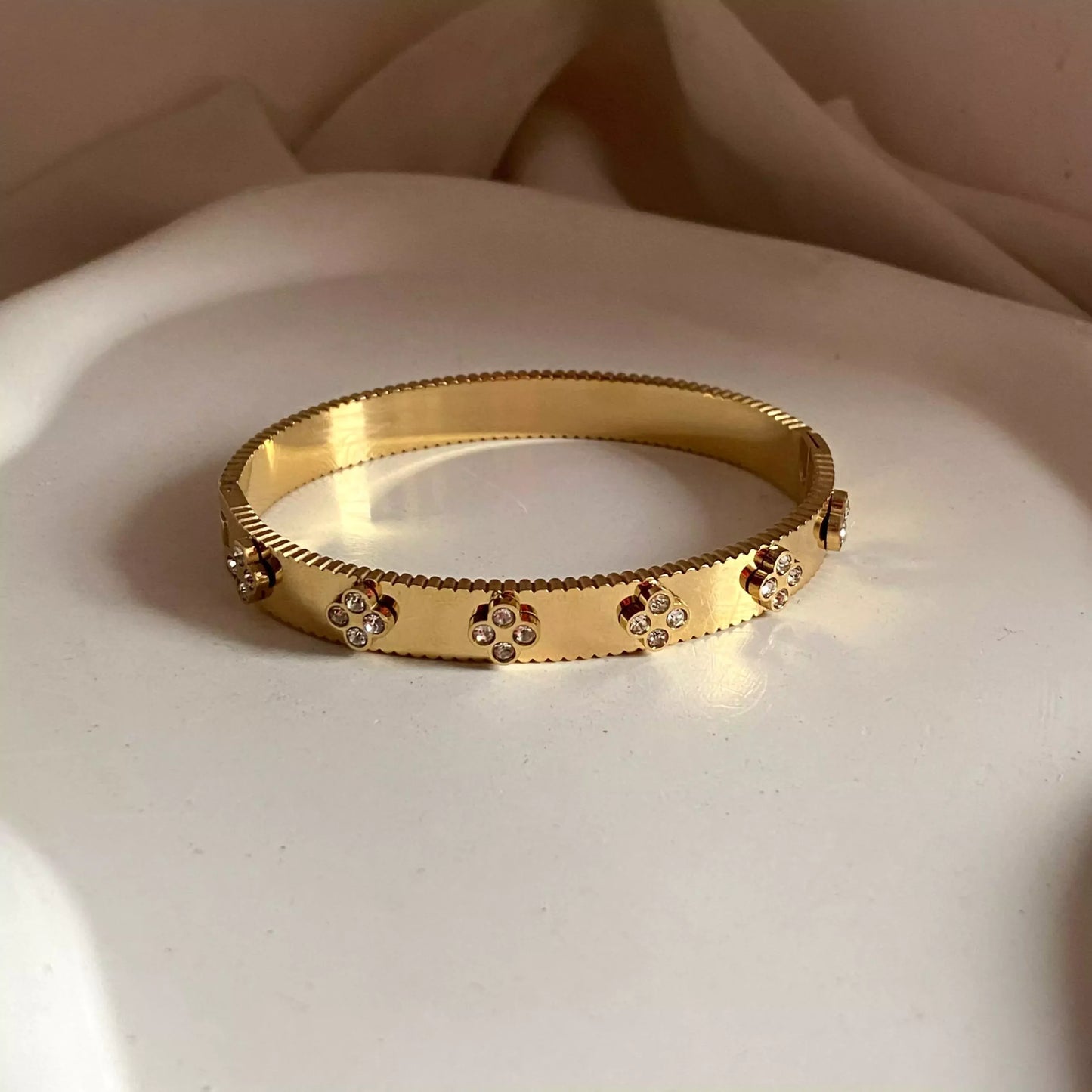 Clover Stunned Bracelet