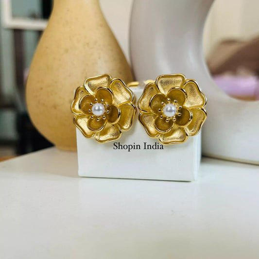 Flora pearl Earrings