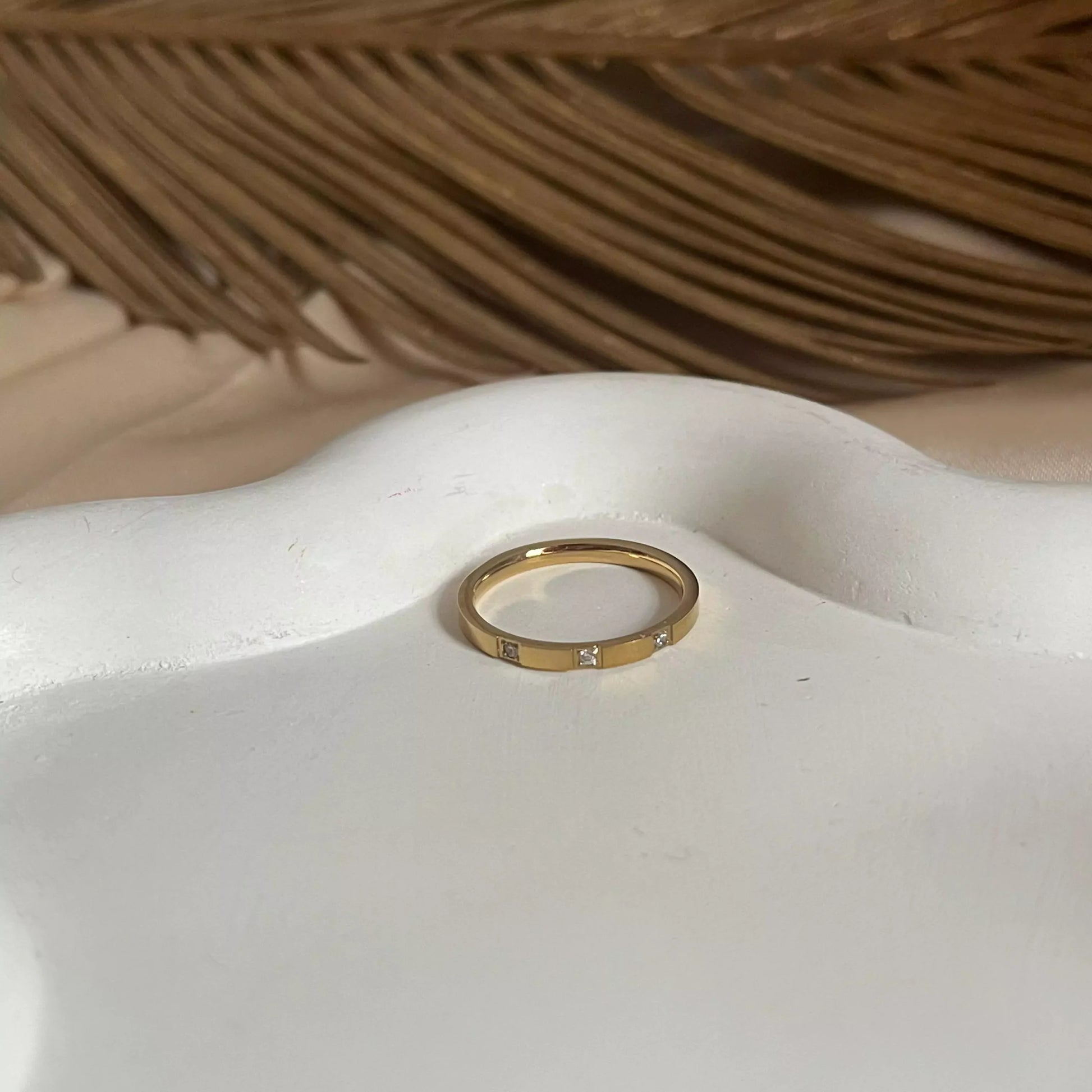 Squa Studs Ring