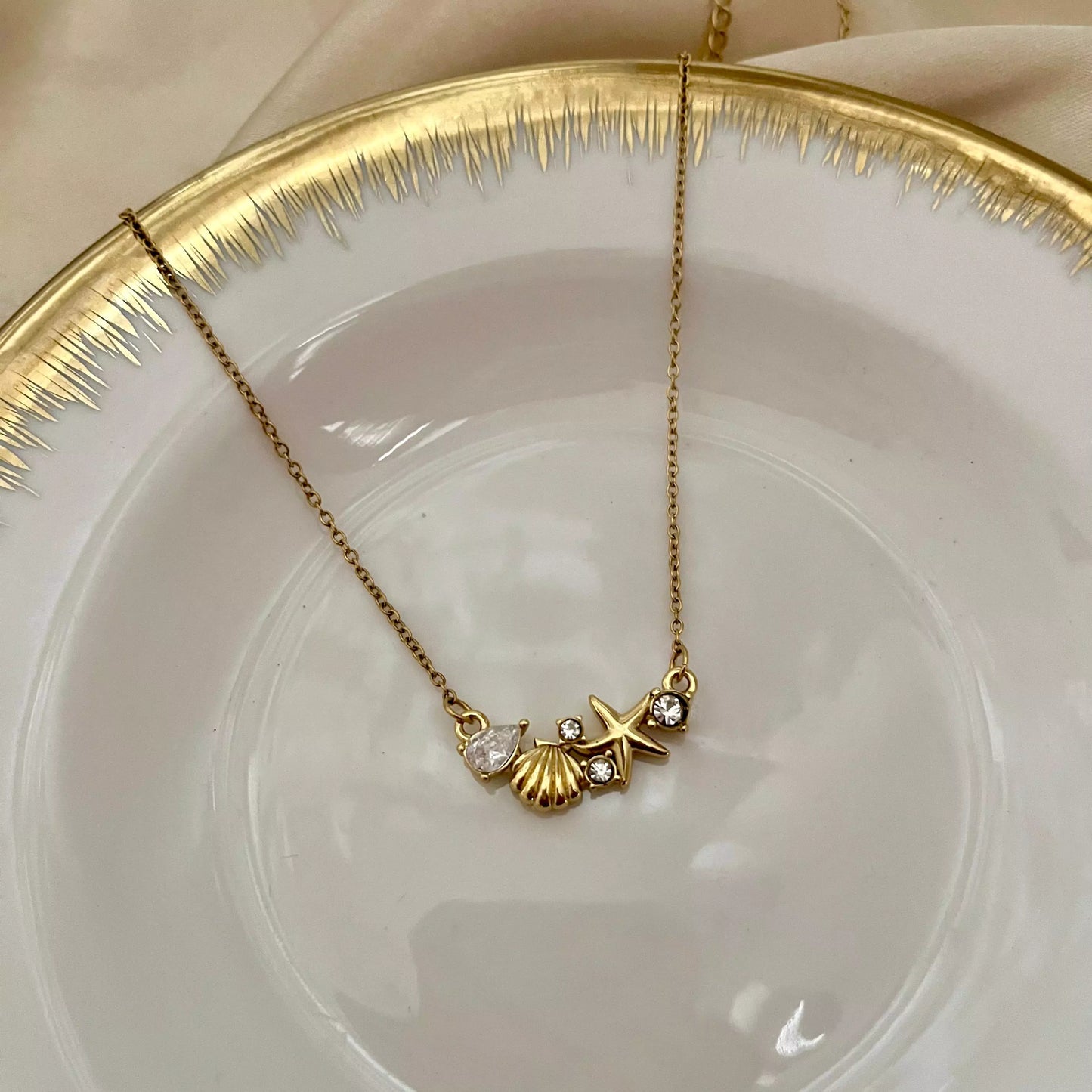 Seep Star Studs Necklace