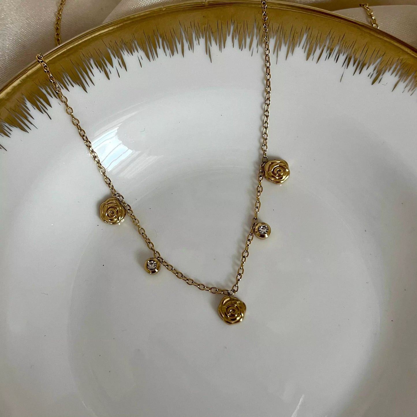 Flower Studs Necklace