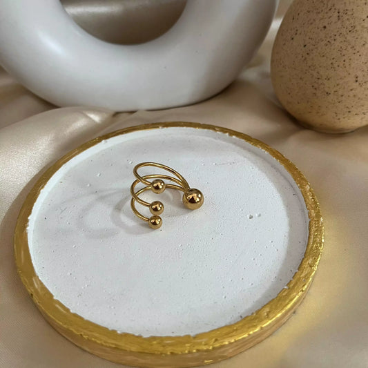 Balled Claw Ring