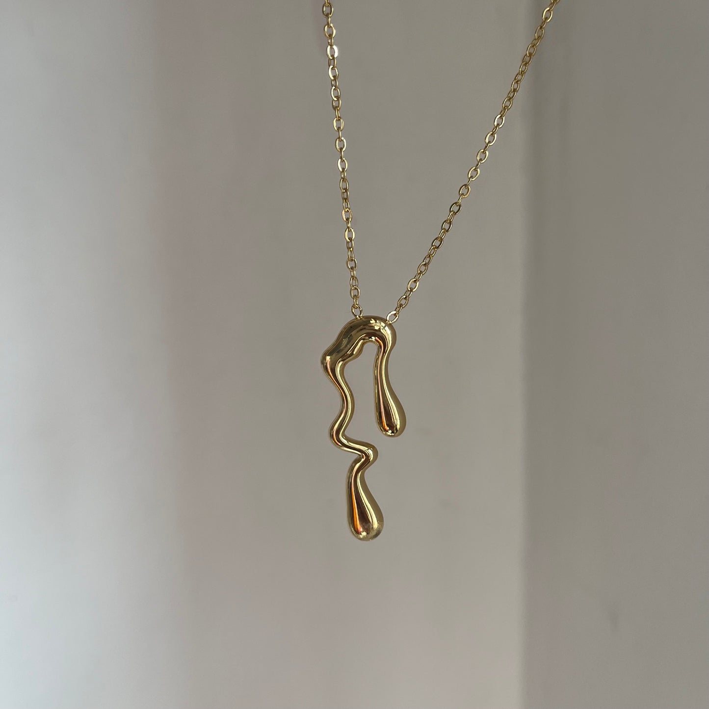 Fume Necklace