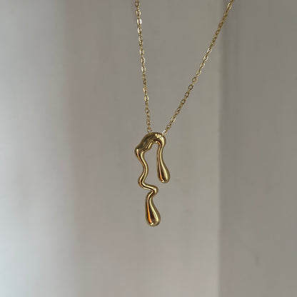 Fume Necklace