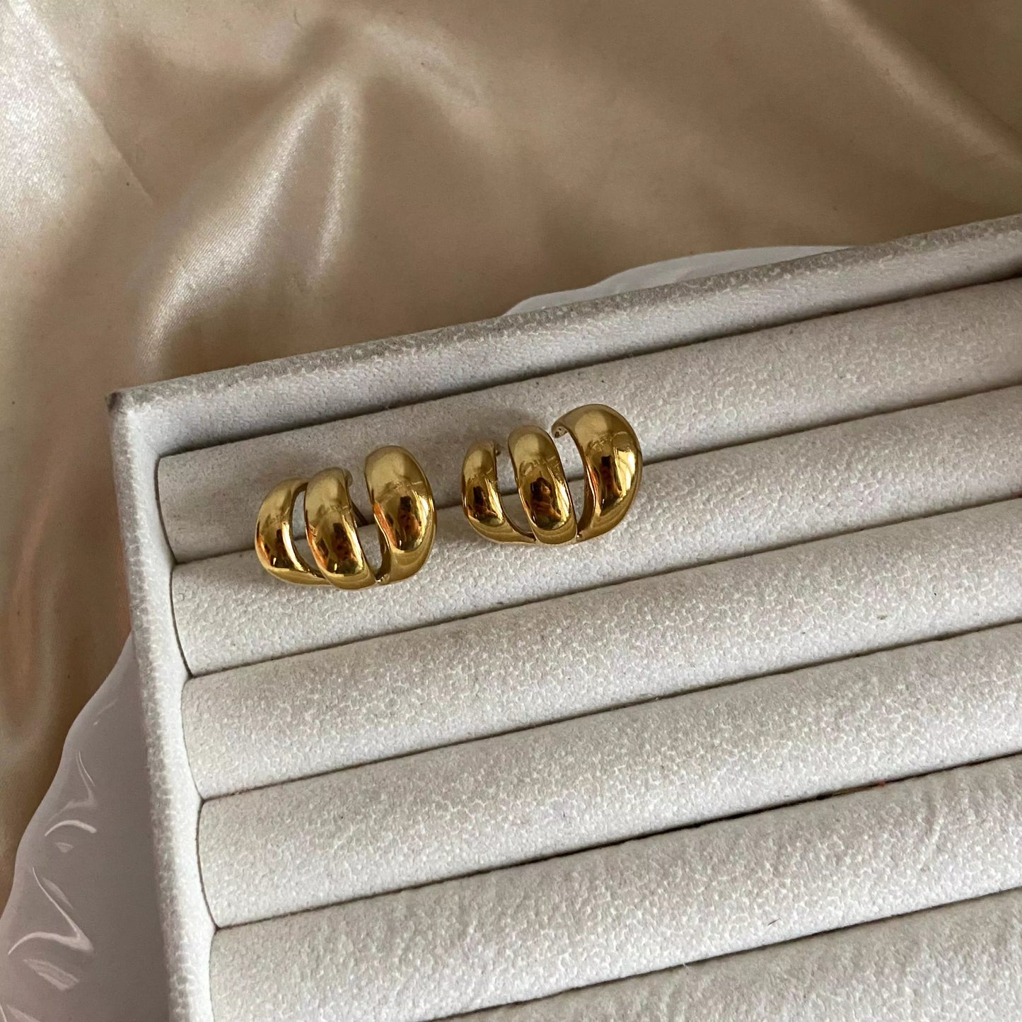 Bold Claw Earrings