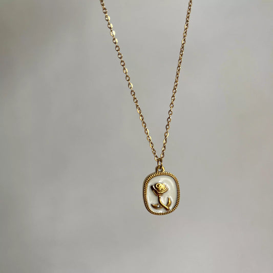 Maila Rose Necklace