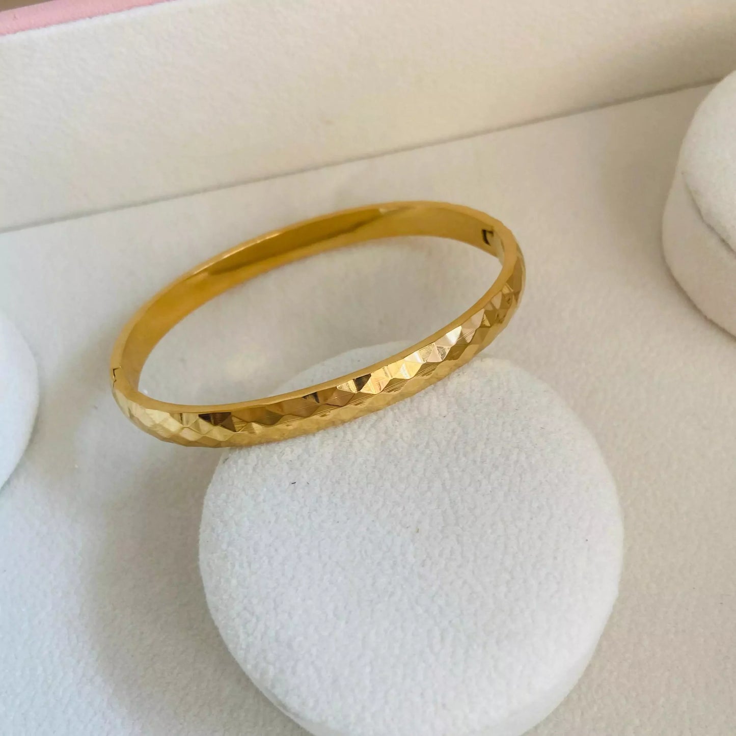 Hysha Staple Bracelet