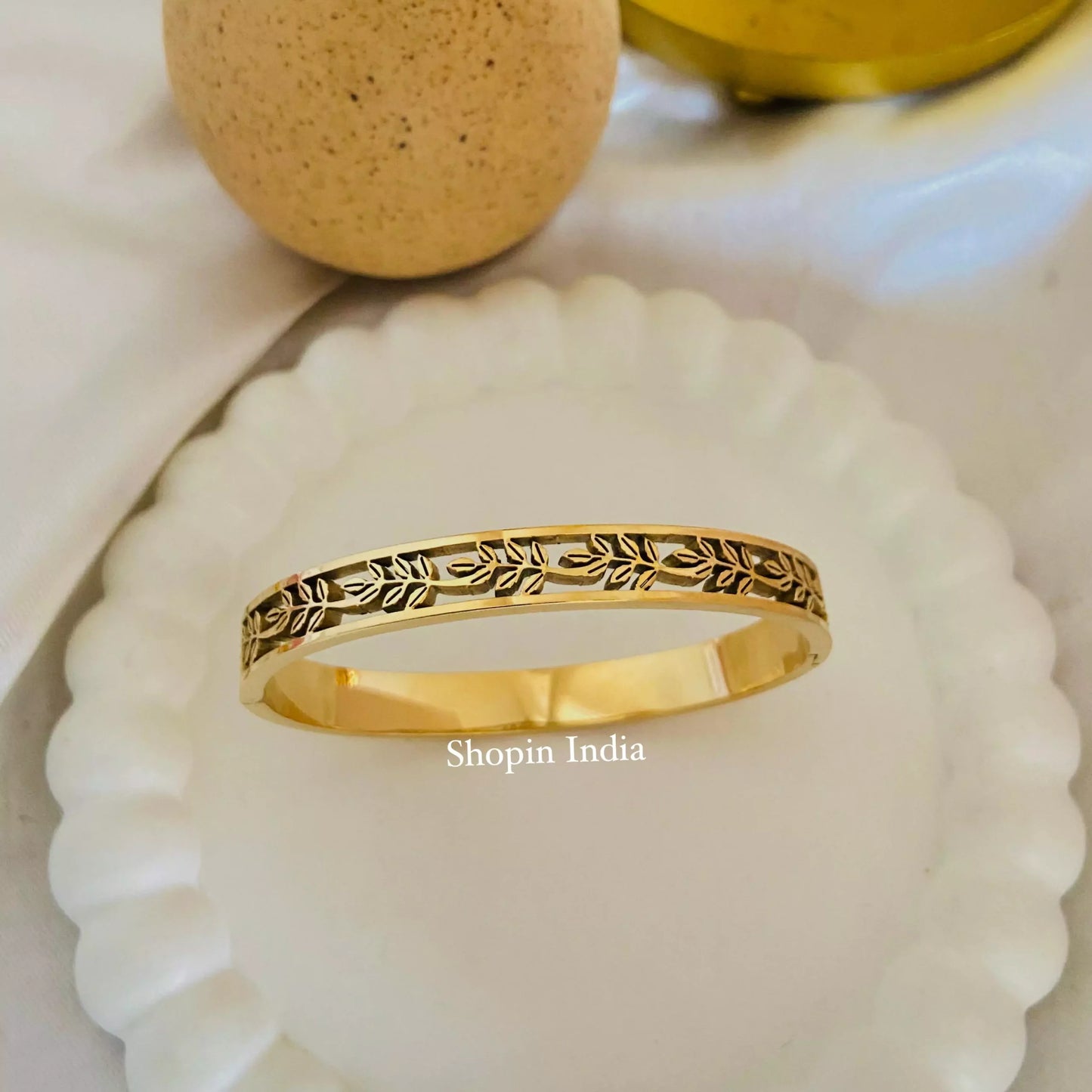 Leaflet Band Bracelet