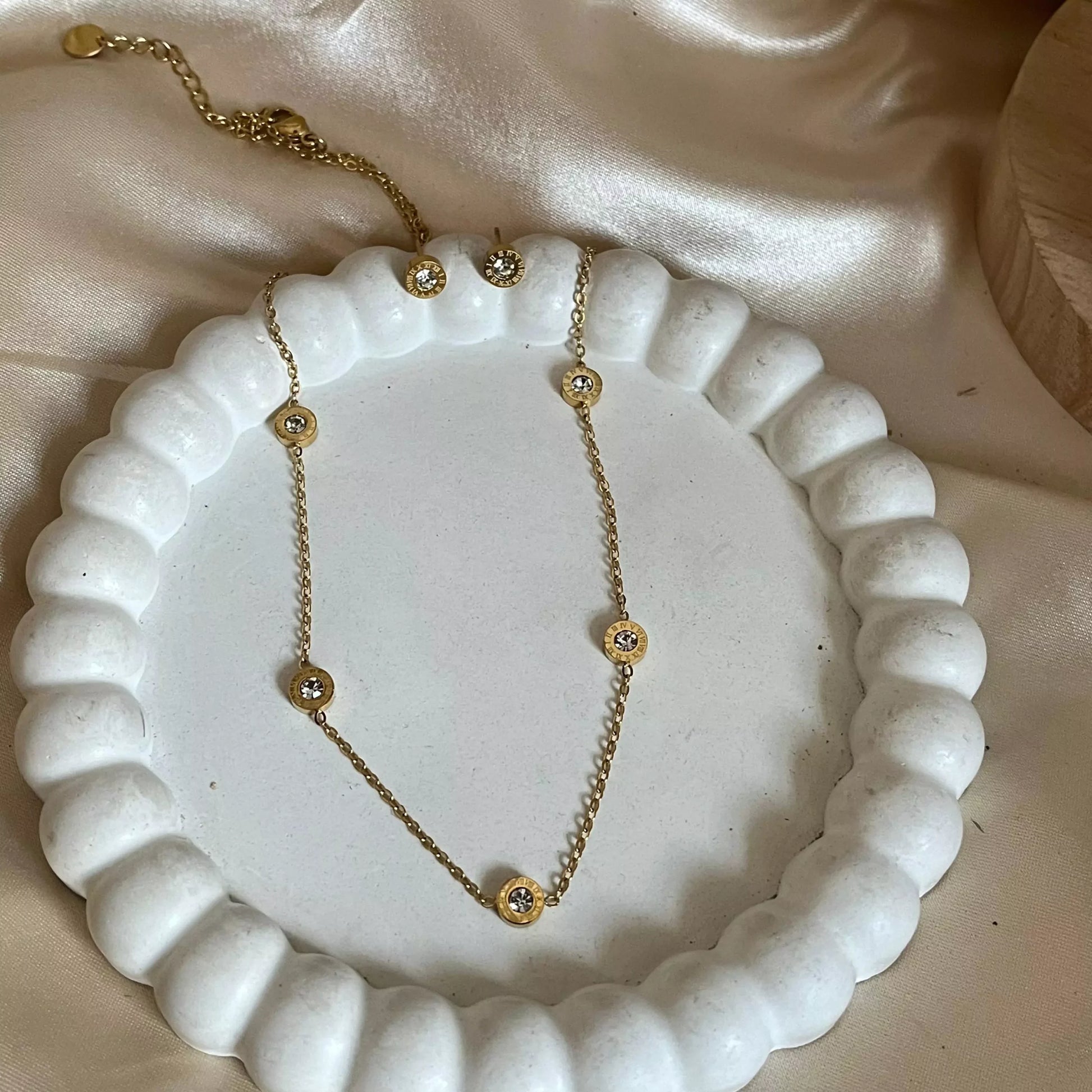 Romans Stud Necklace Earrings Set