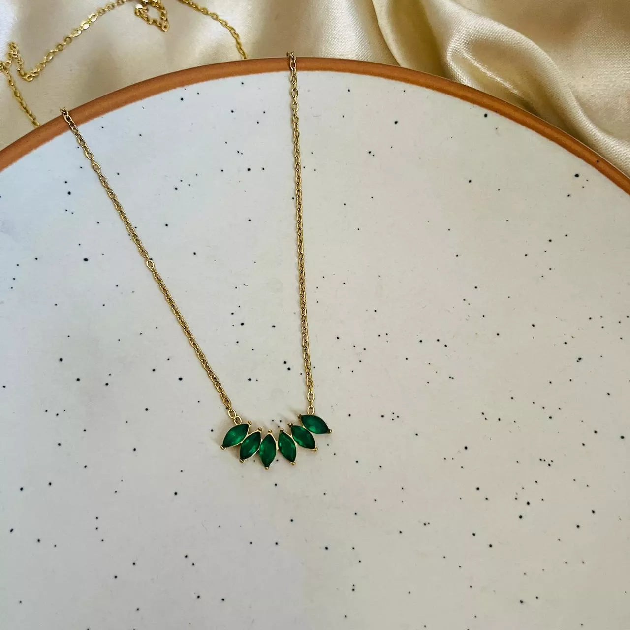 Femine Crown Green Necklace