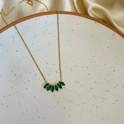 Femine Crown Green Necklace