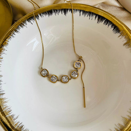 Stella Necklace