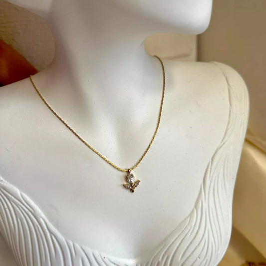 Minimal Rose Necklace
