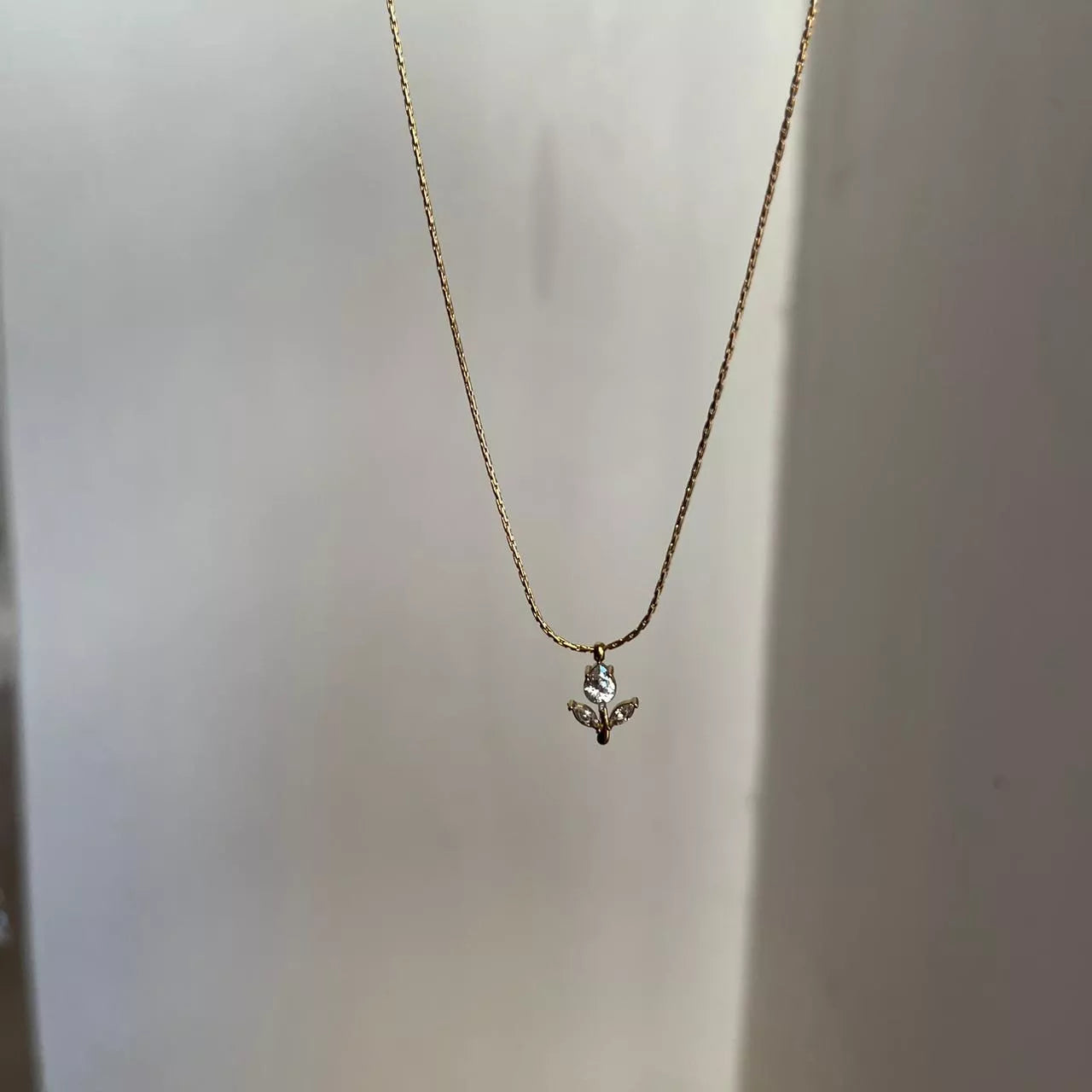 Minimal Rose Necklace