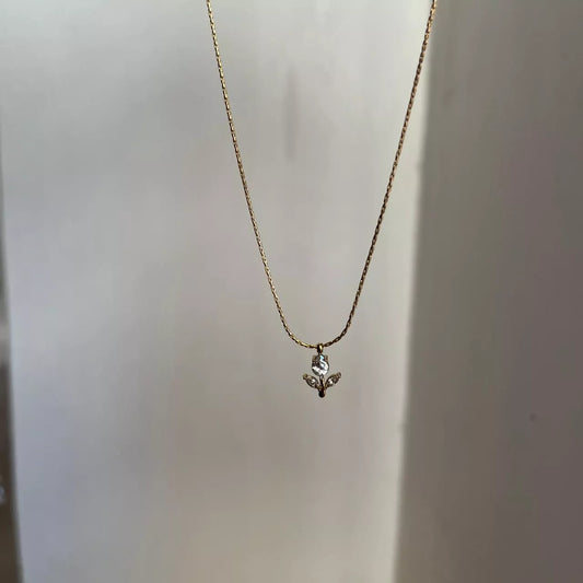 Minimal Rose Necklace