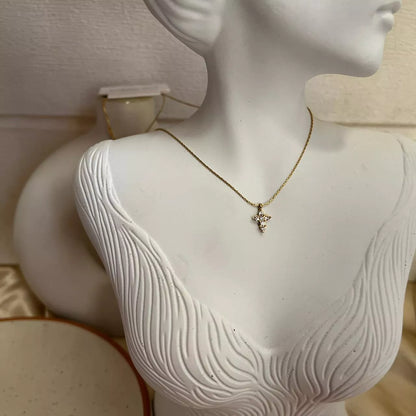 Cross Minimal Necklace