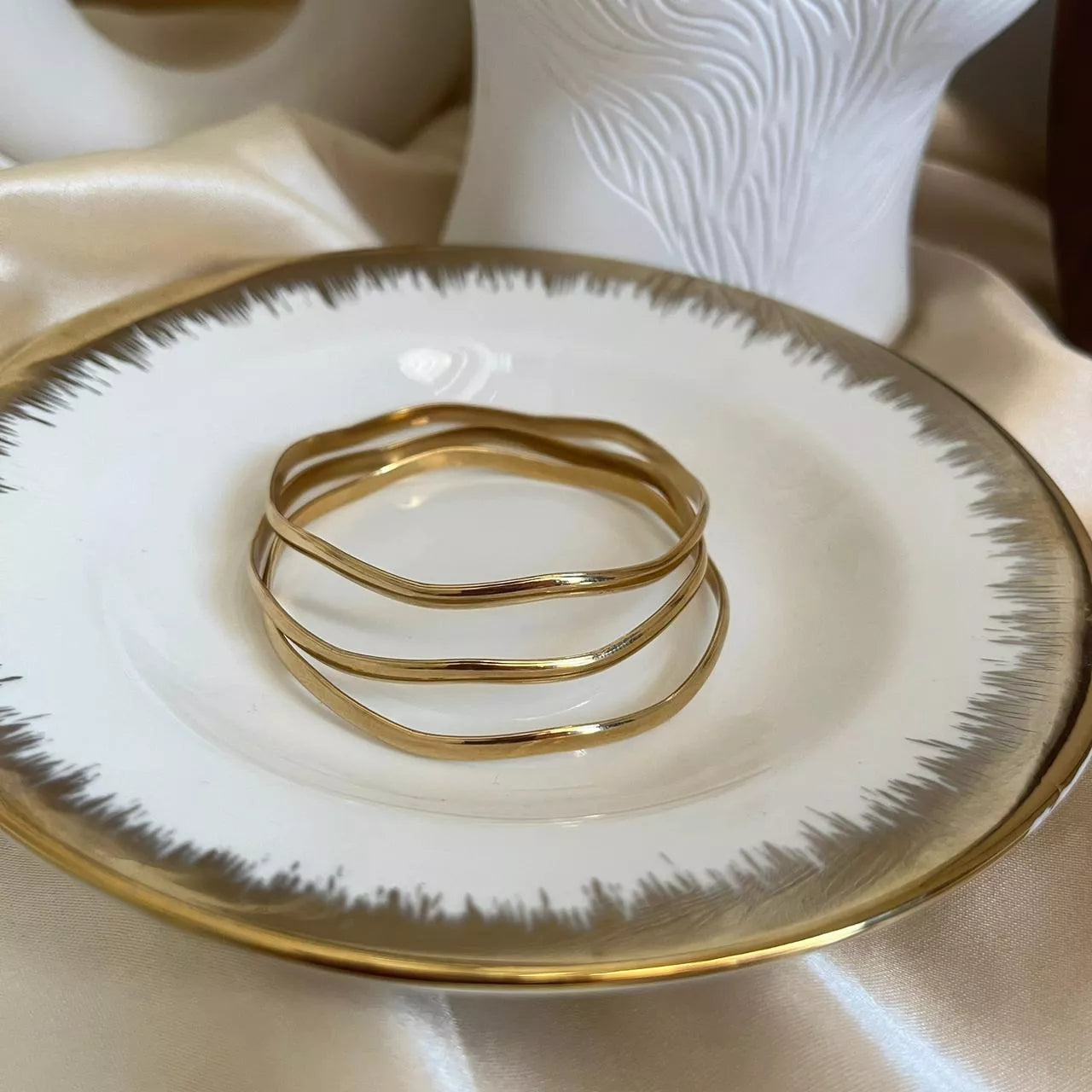 Wave Shein Bangle Set - Size 2’4 (diameter: 5.3 cm)