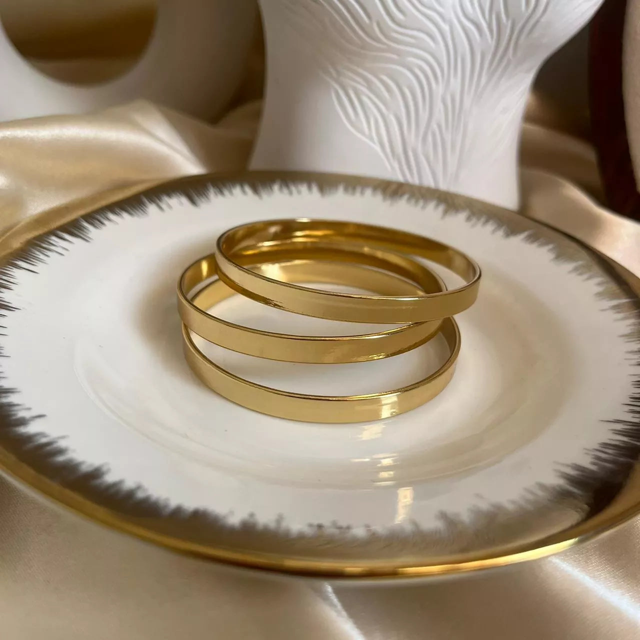 Gold Bold Bangle Set - Size 2’4 (diameter: 5.3 cm)