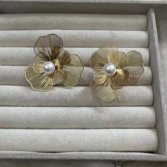 Finne Flower Earrings (big)