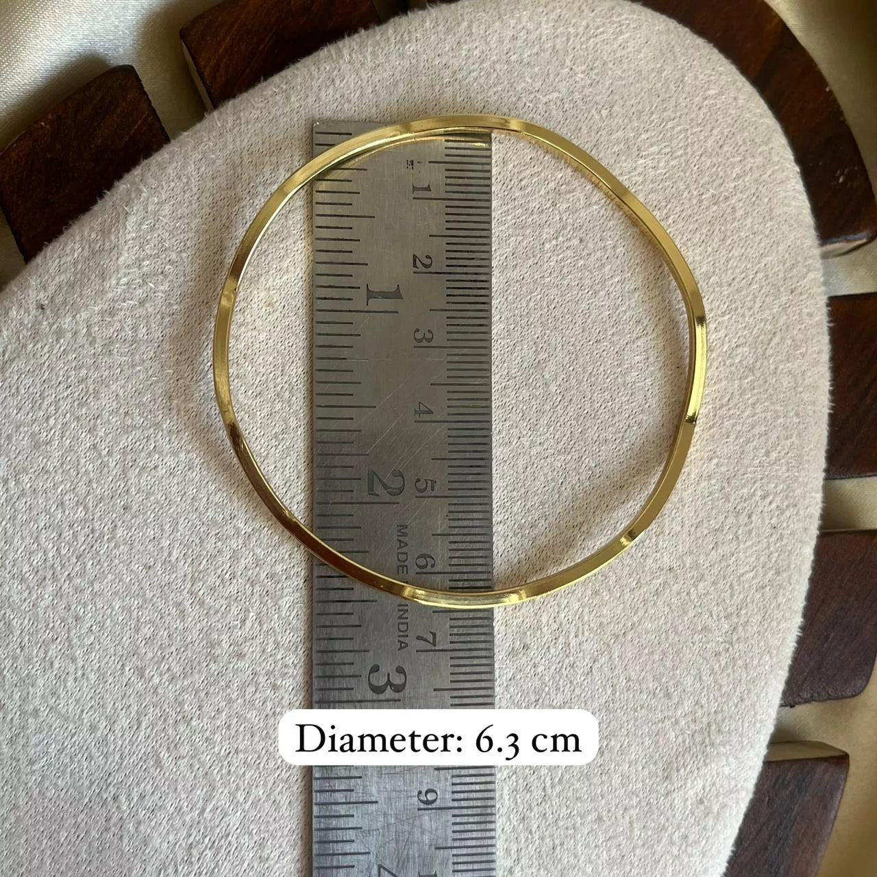 Wave Thin Bangle Set - Size 2’6 (diameter: 6.3 cm)