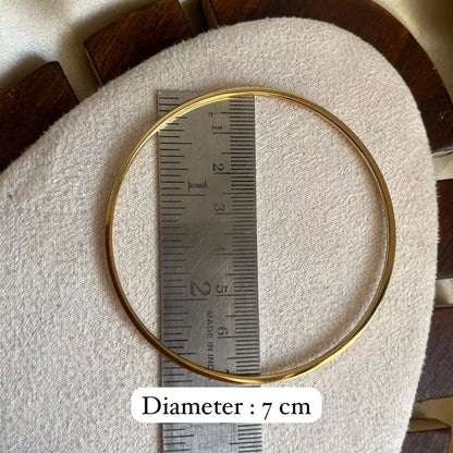 Gold Thin Bangle Set - Size 2’8 (diameter: 7 cm)