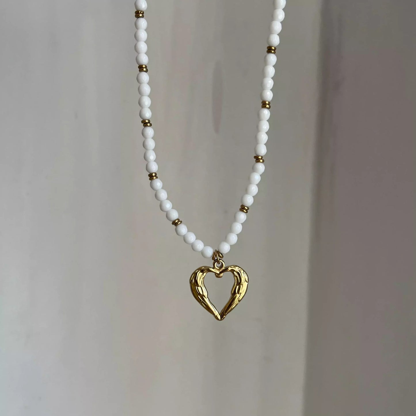 Lysa Heart White Necklace