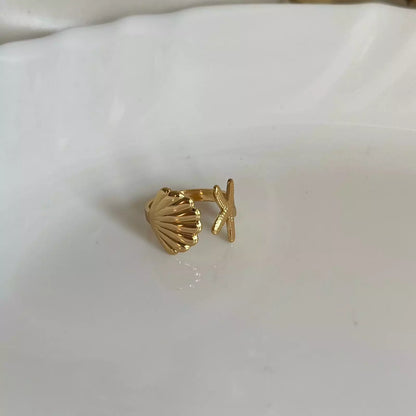 Beachy Charms Ring