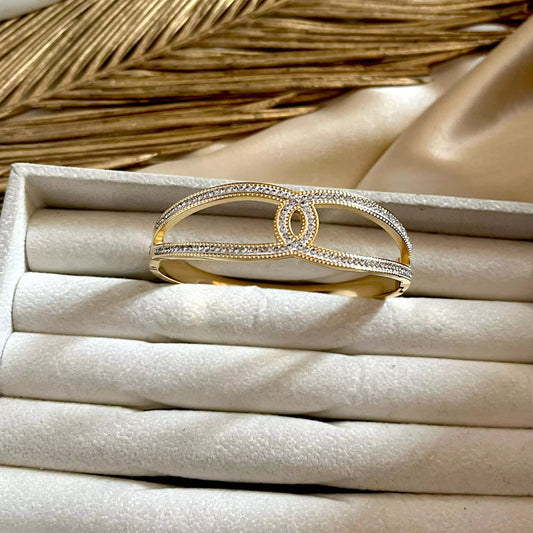 Unisa Loop Bracelet