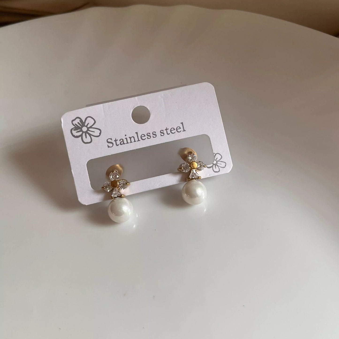 Fina Pearly Earrings