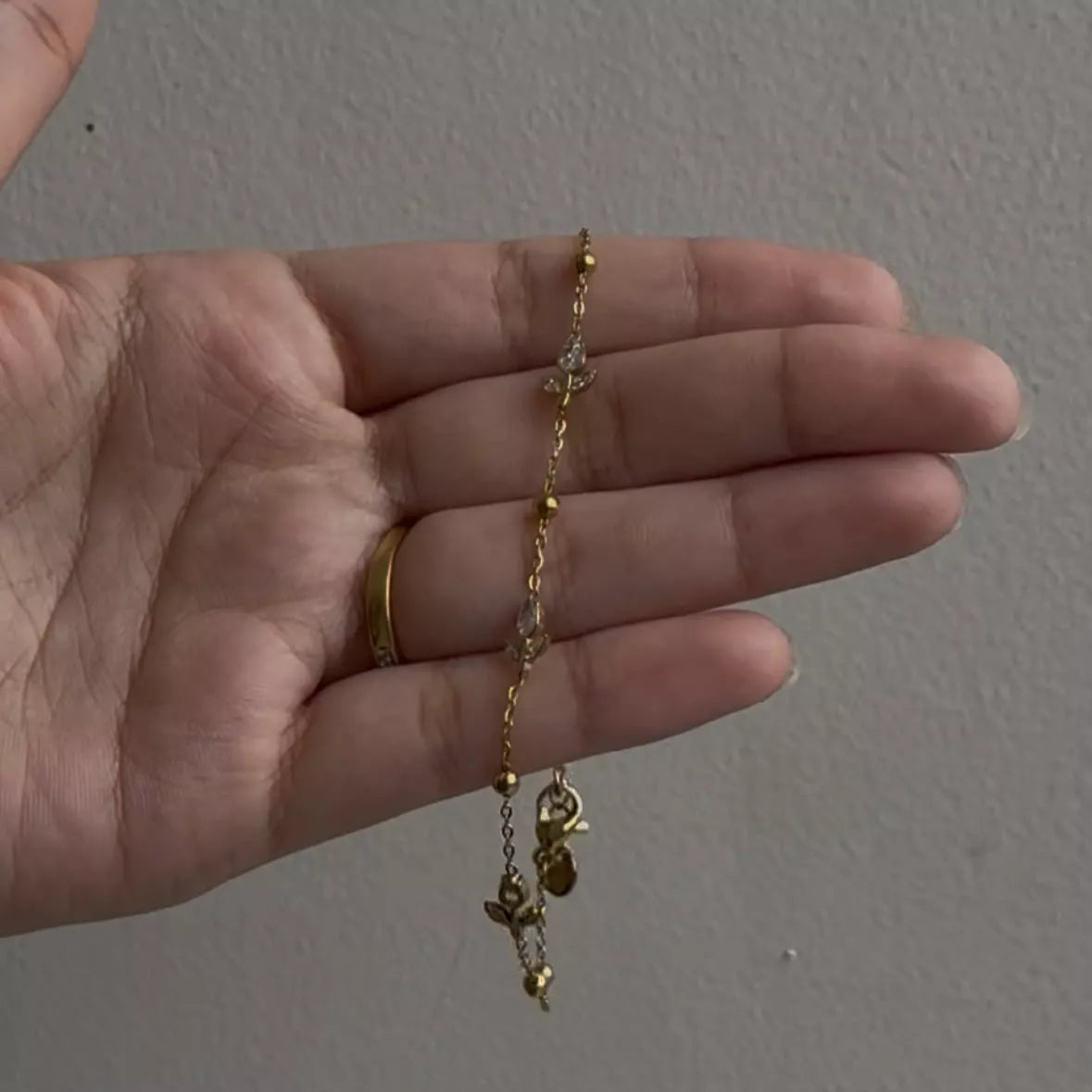 Tulip Minimal Bracelet