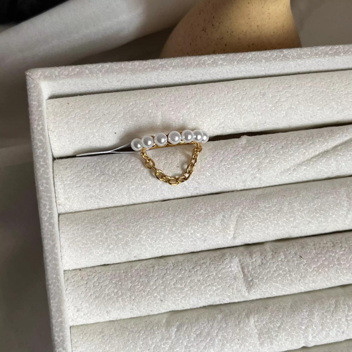 Pearls Chain Ring