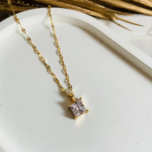 Solitaire necklace