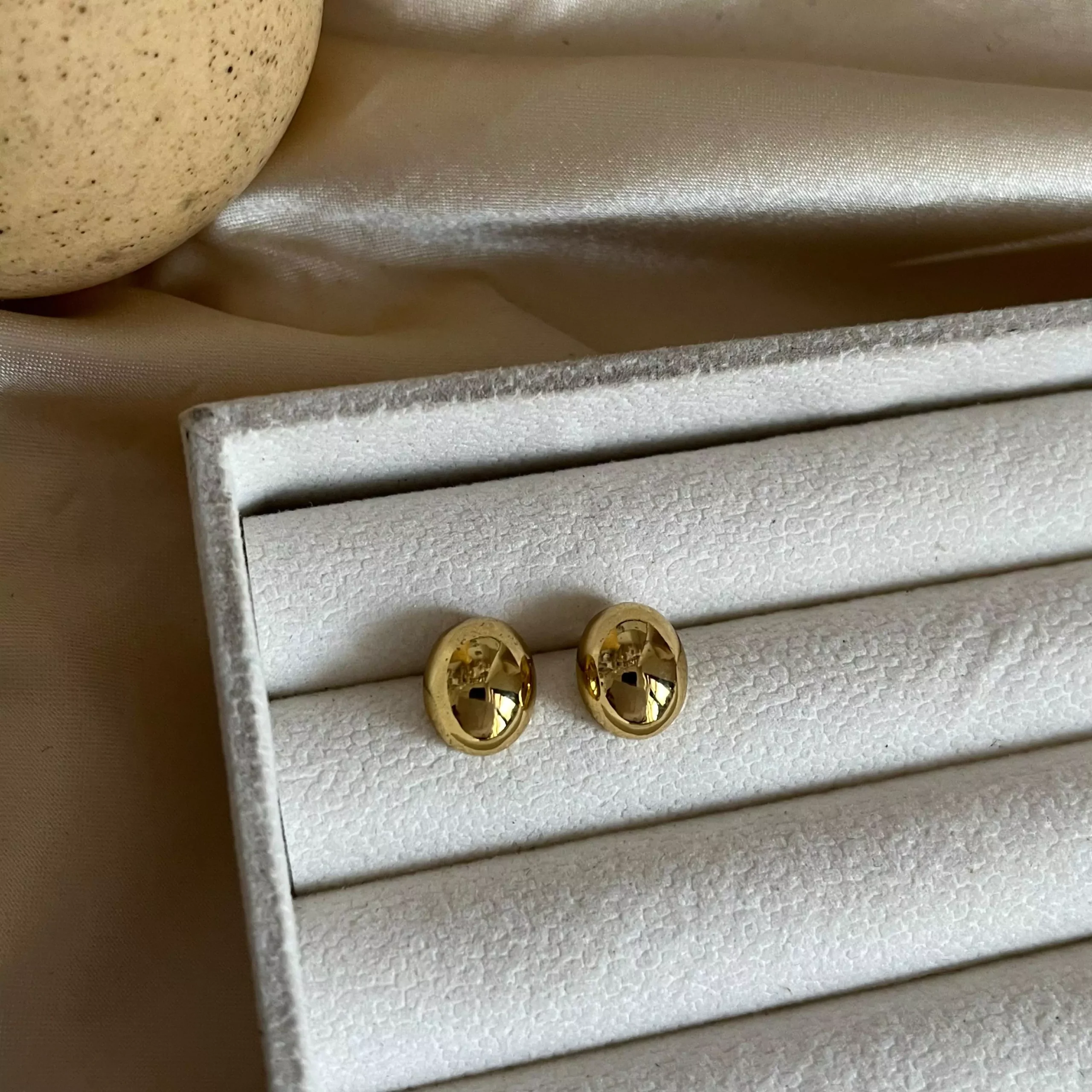 Mini Ovva Studs