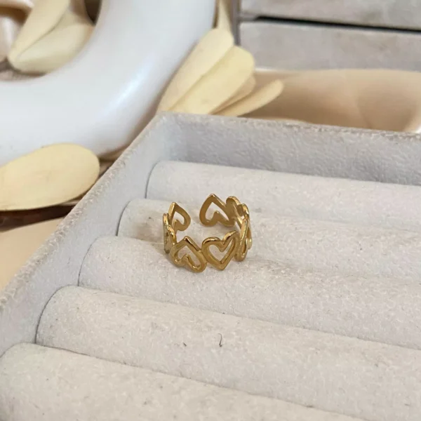 Hearts Twinch Ring