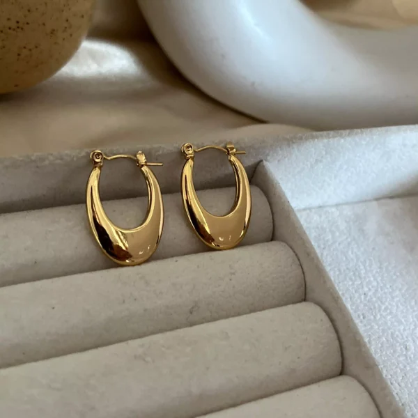 Oval Sleek Hoops