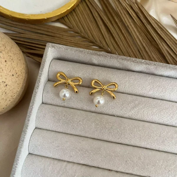 Bow Pearl Earrings