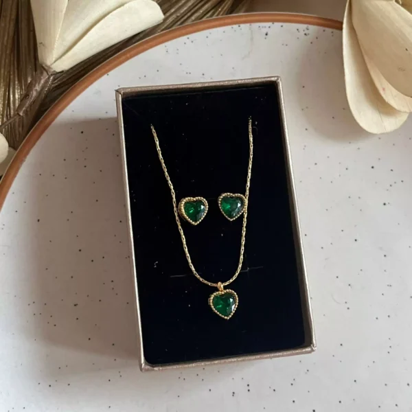 Emerald Heart Jewellery Set - Image 3