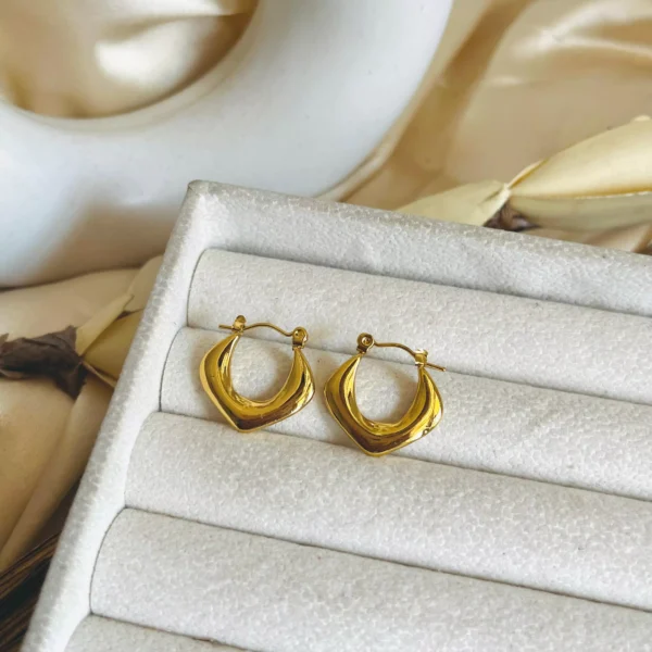 Eena Hoops