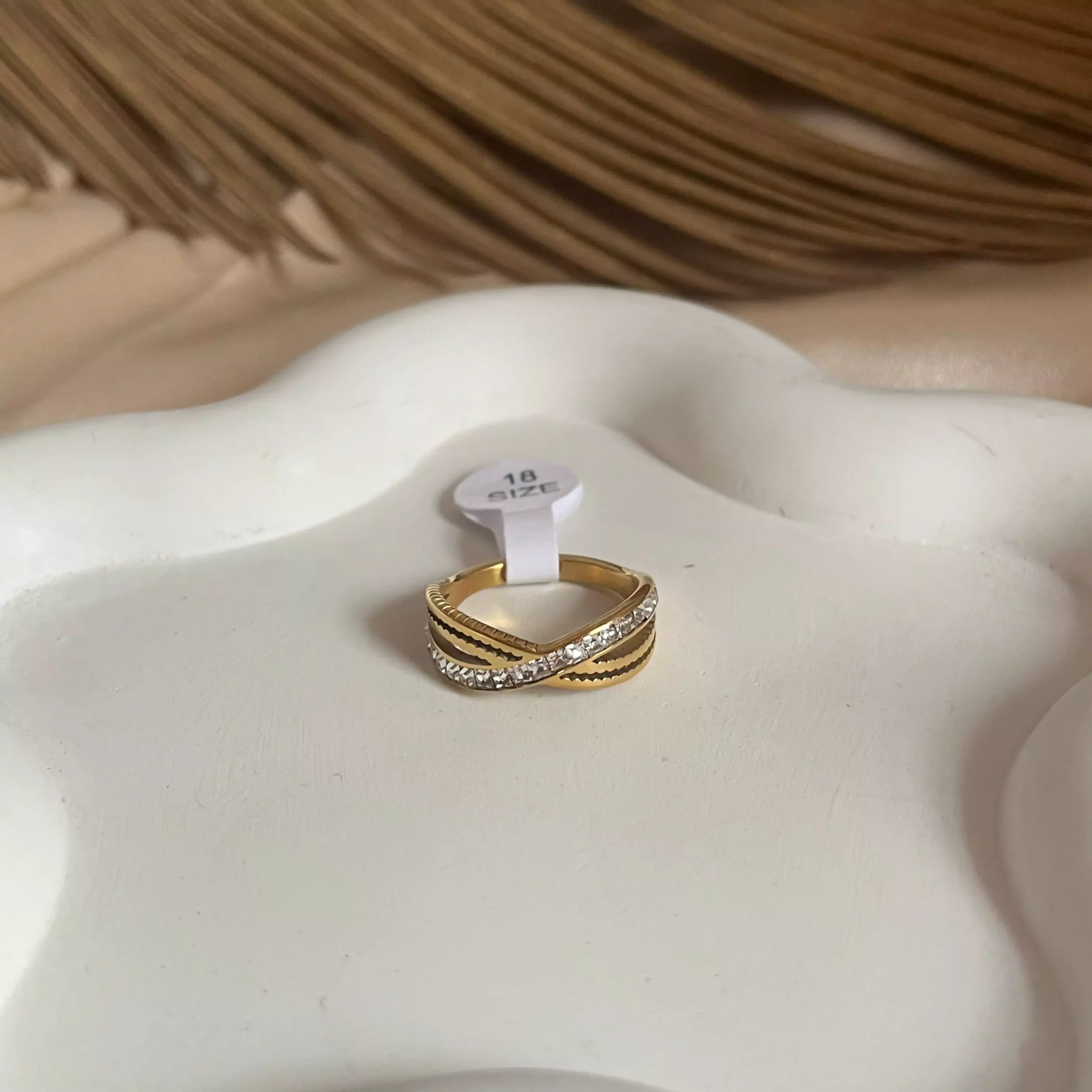 Syna Cross Ring