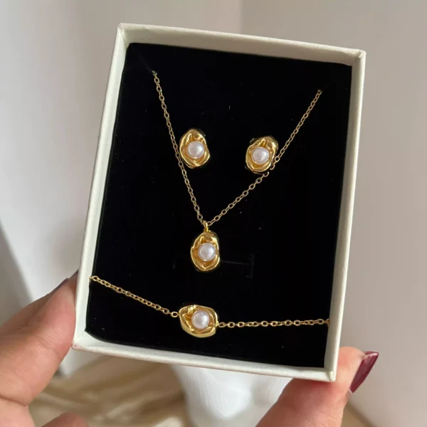 Pearl Bloom Jewellery Set - Image 2