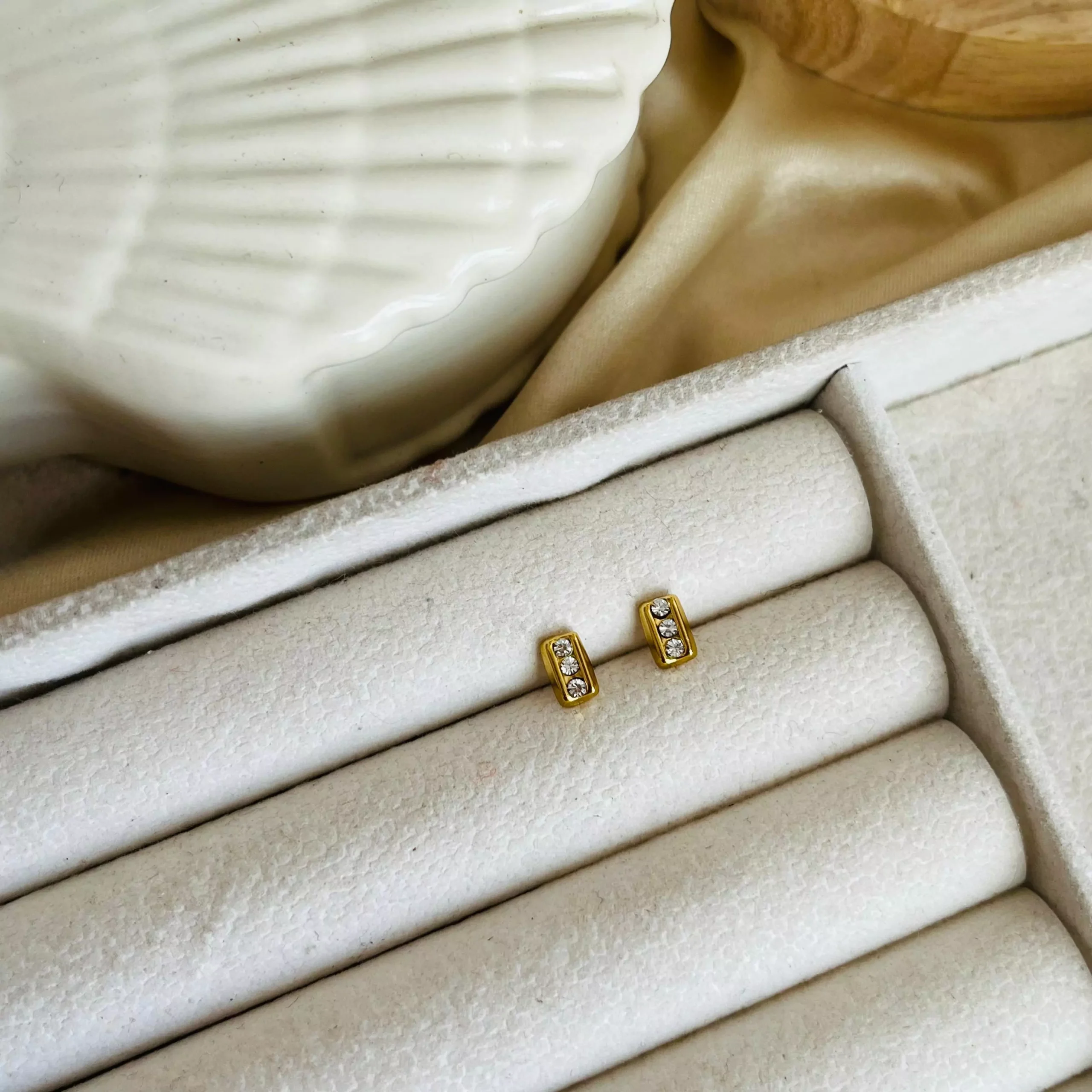Bile Small Earrings